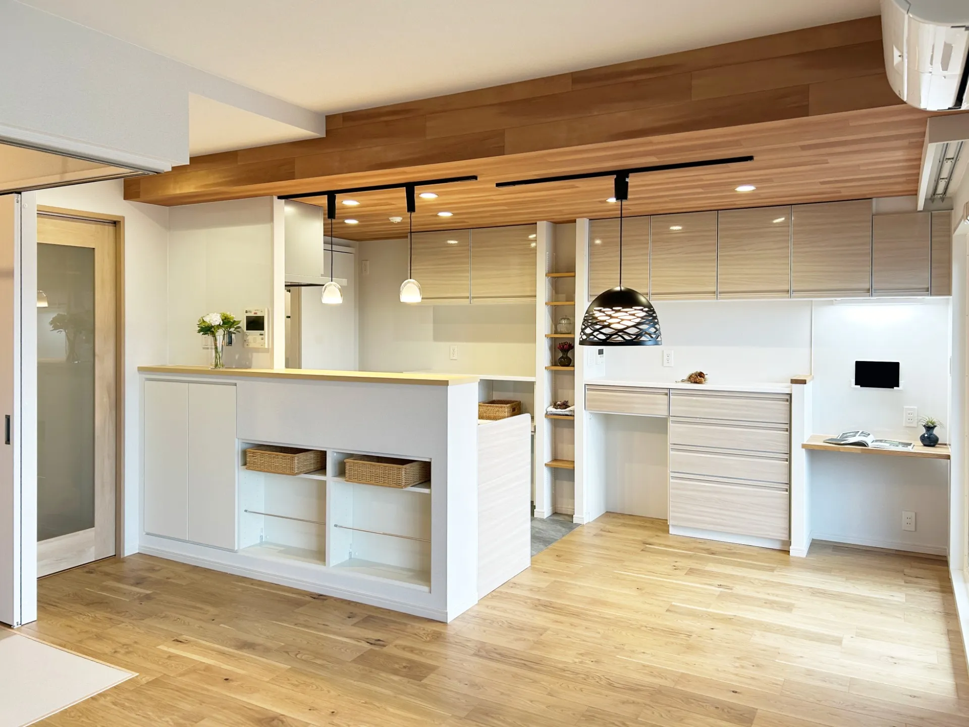 タカラスタンダードの主役級キッチンが美しい、回遊動線で繋がる住まい